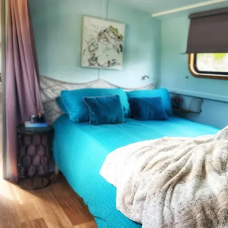 Holiday home 5 Star Stunning Houseboat, No Experience Required Enjoy The Romantic Trip Monasterevin
