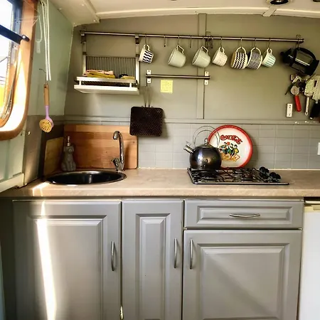 5 Star Stunning Houseboat, No Experience Required בית נופש Monasterevin