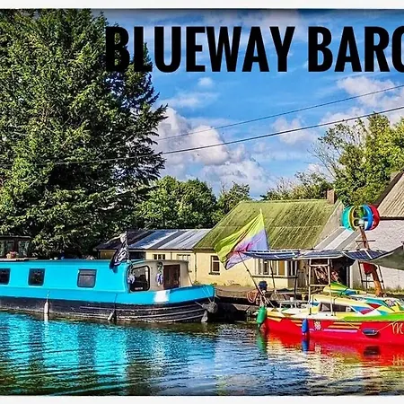 5 Star Stunning Houseboat, No Experience Required * Monasterevin